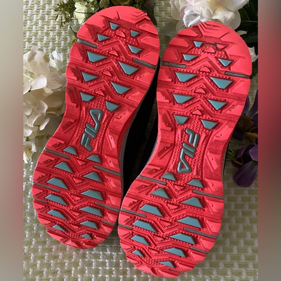 Fila Woman’s Sneakers - Picture 8 of 9